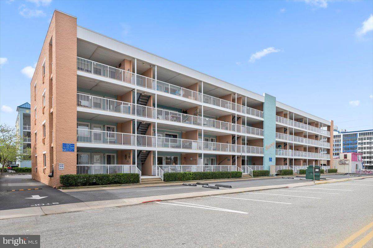 17 139TH Street - Photo 1