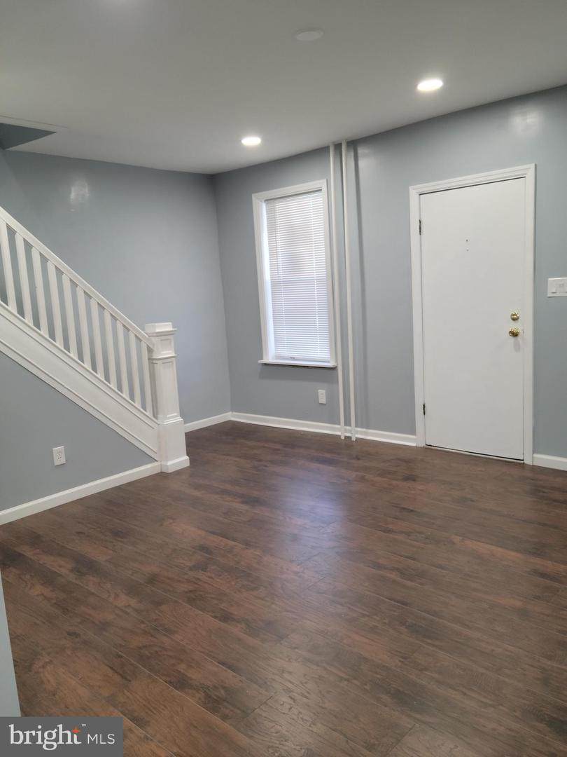 516 30TH Street - Photo 1