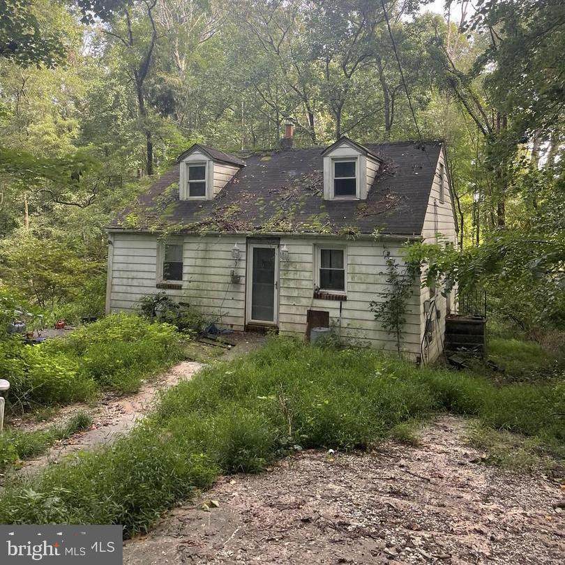 4200 Hedgehill Lane - Photo 1