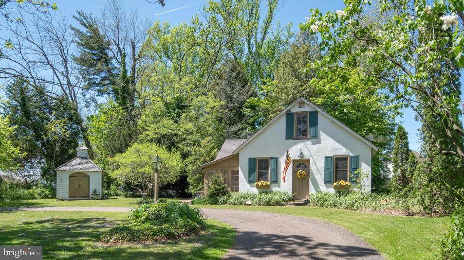 237 Locust Street - Photo 1