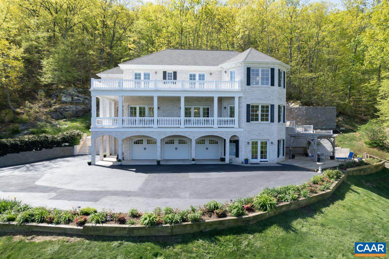 121 Lexington Ct - Photo 1