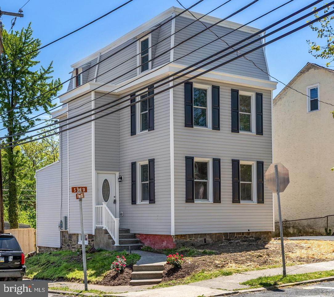 401 3RD Street - Photo 1