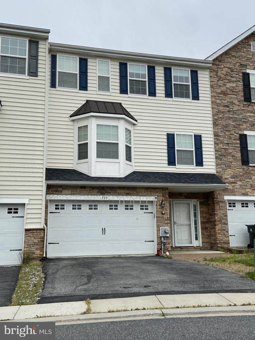 703 Twin Lakes Boulevard - Photo 1