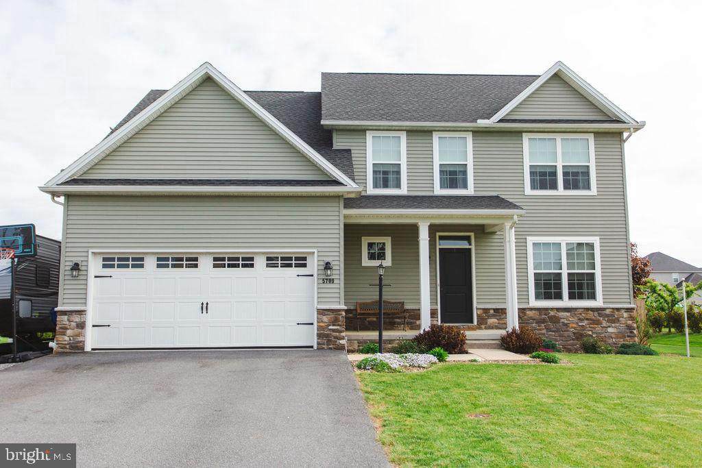 5709 Whinstone Way - Photo 1