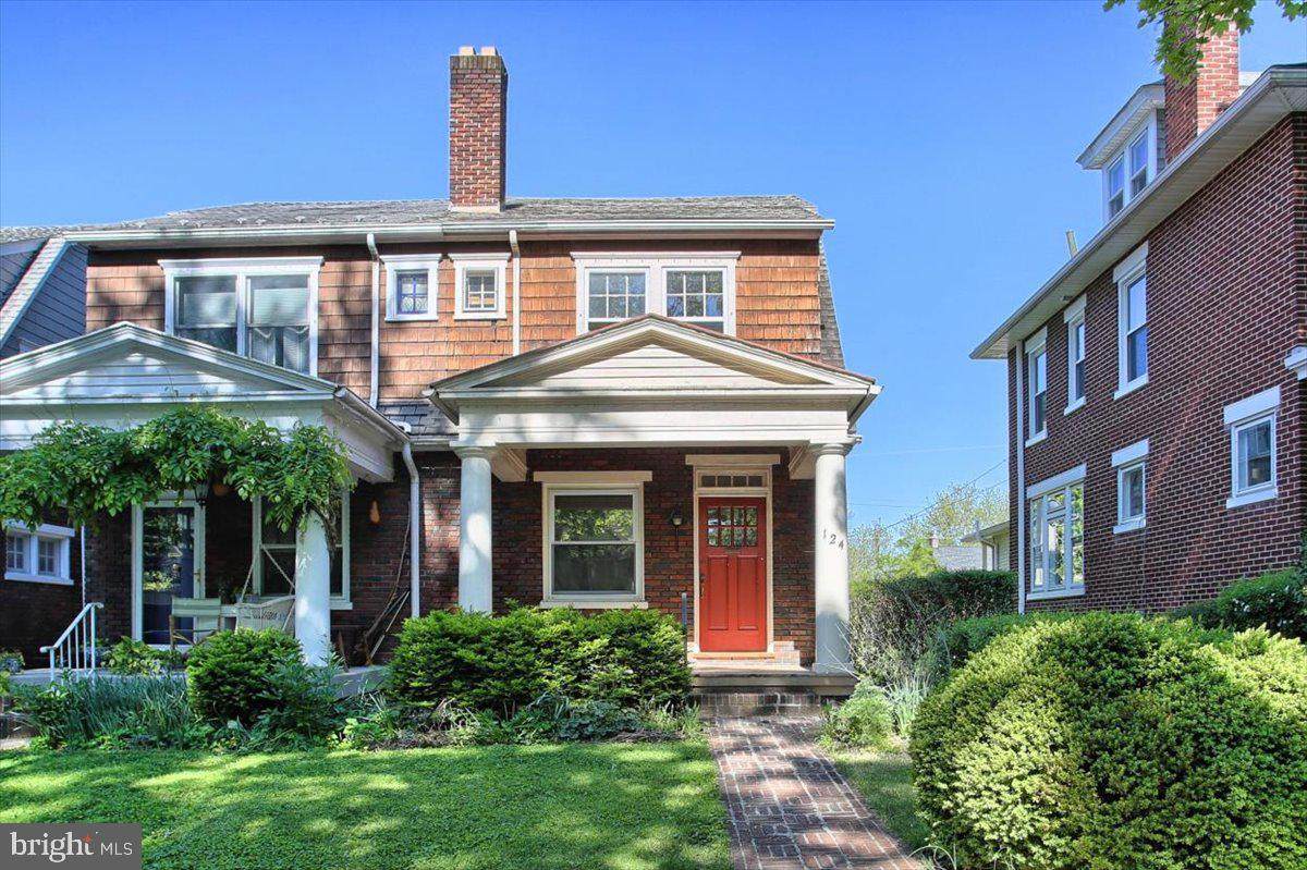 124 Parker Street - Photo 1