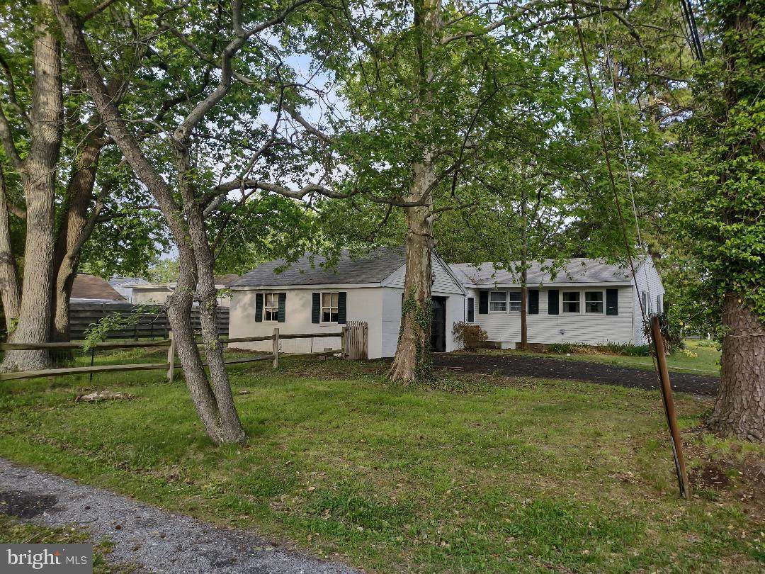 1907 Hambrooks Boulevard - Photo 1