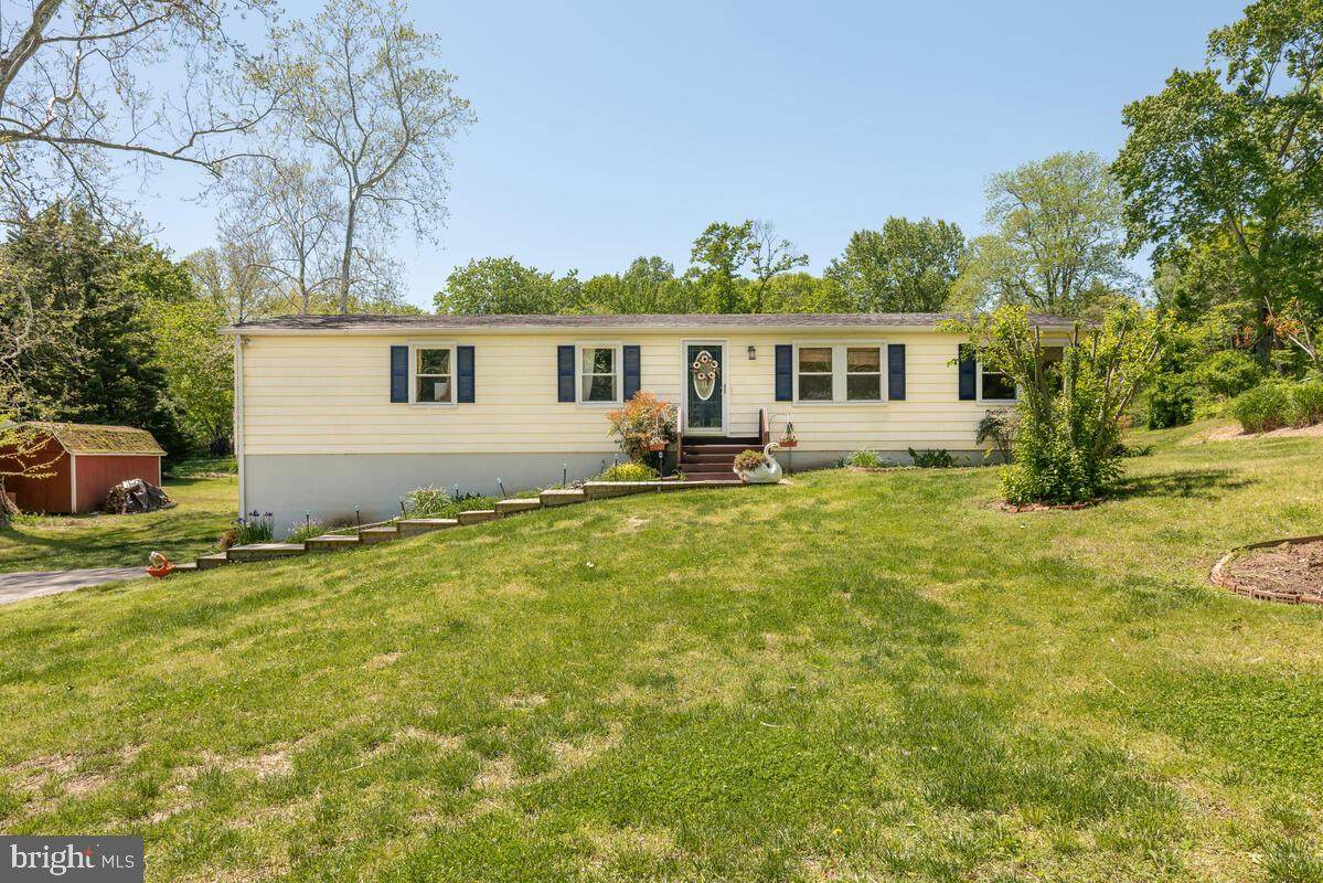 860 Pat Lane - Photo 1