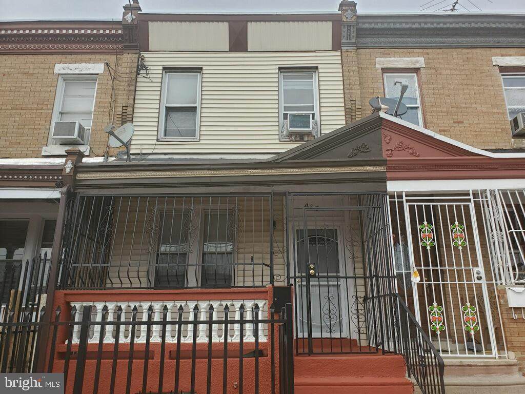 437 Erie Avenue - Photo 1