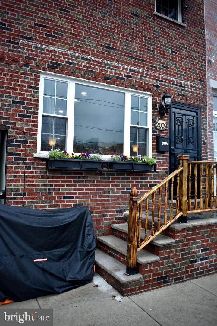 2009 9TH Street - Photo 1