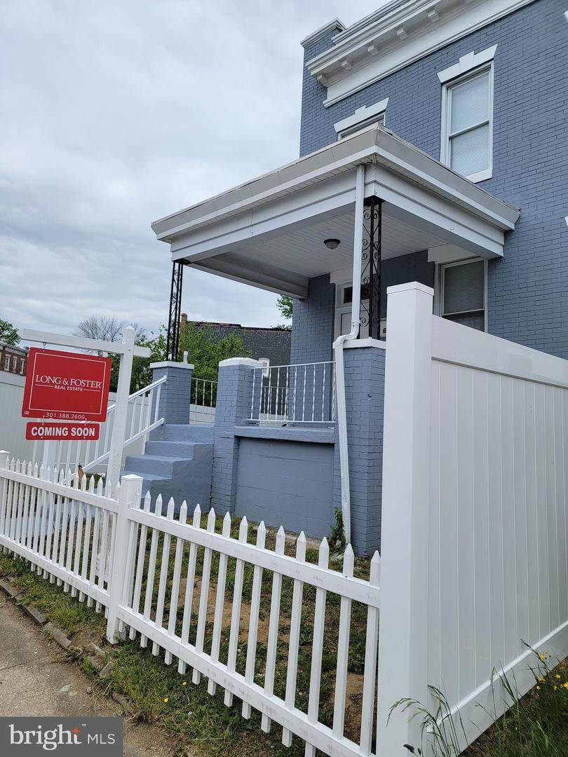 635 Linnard Street - Photo 1