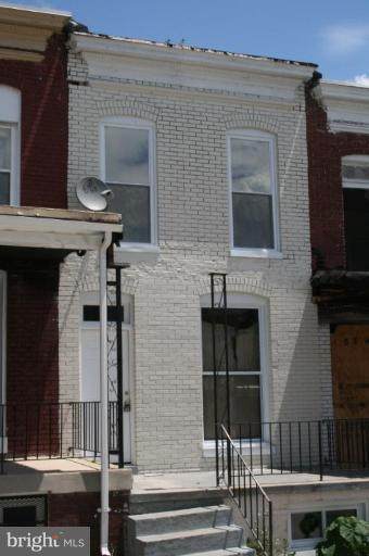 1552 Carswell Street - Photo 1