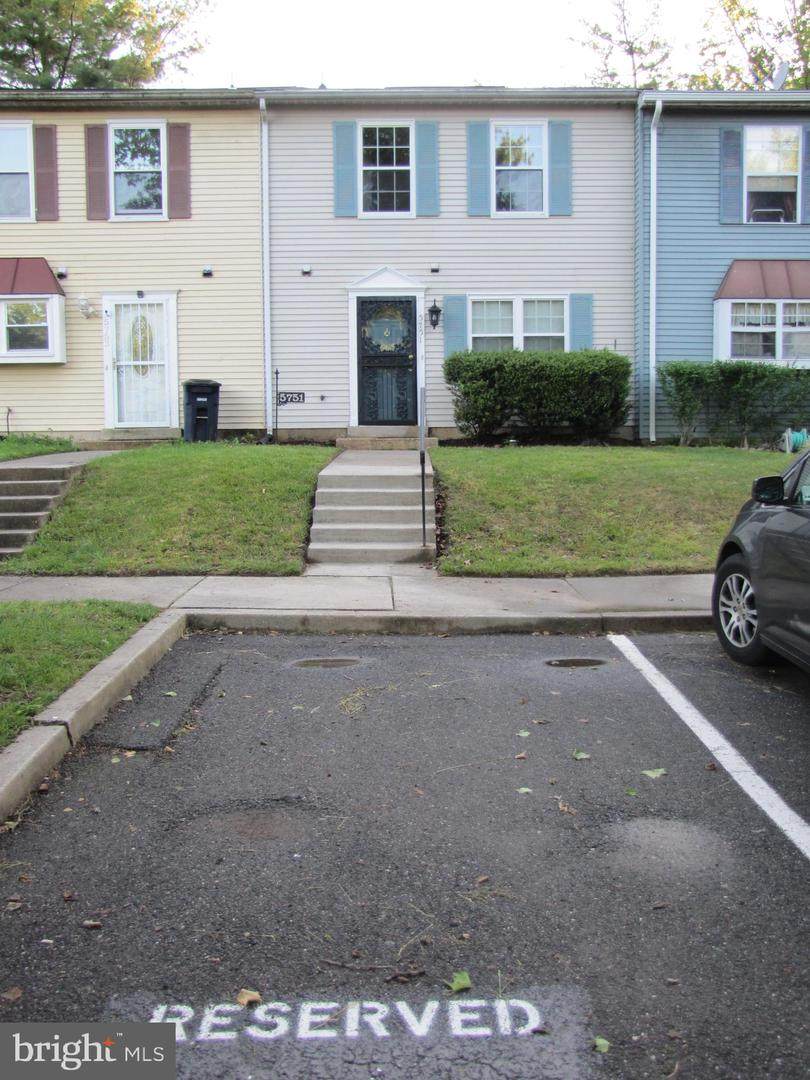 5751 Gladstone Way - Photo 1