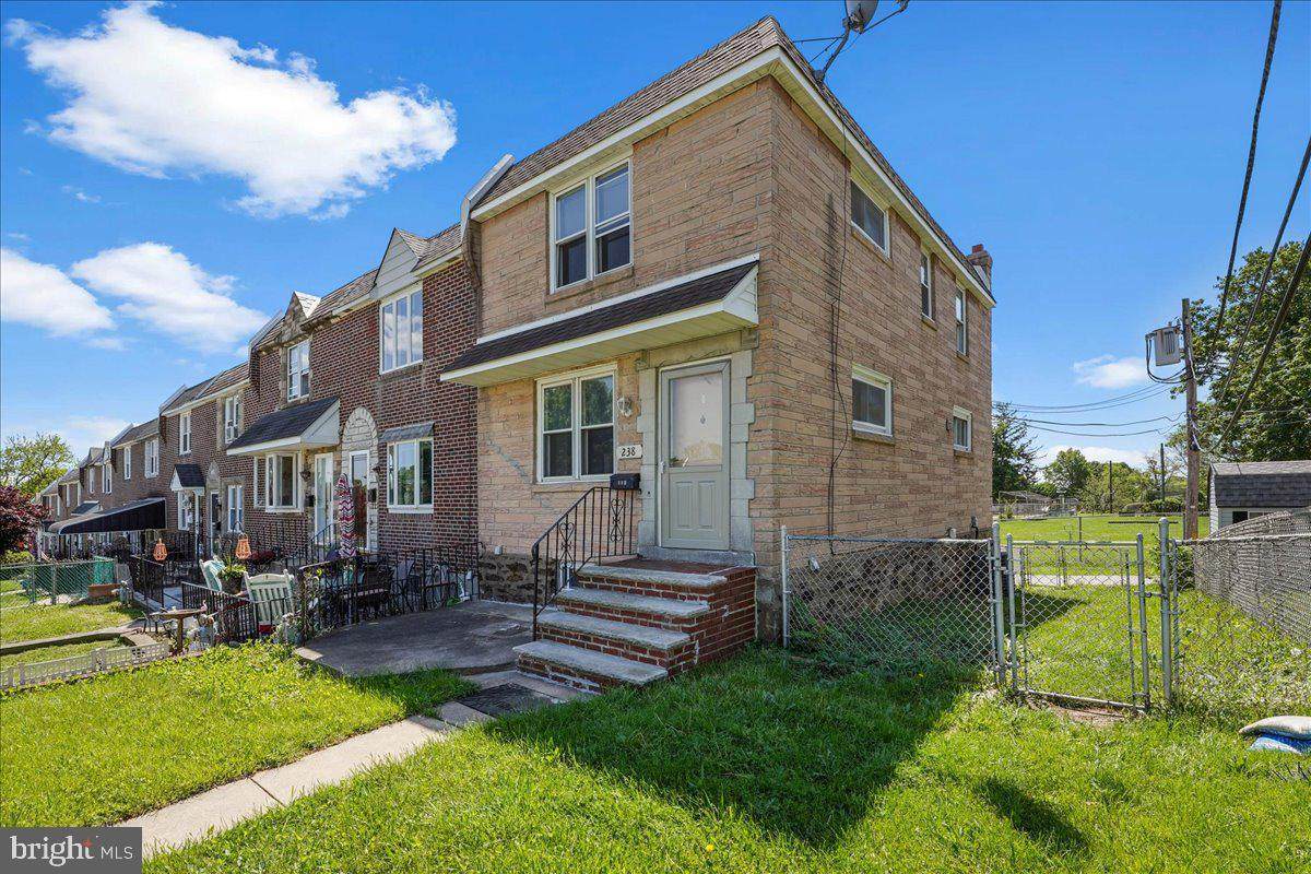 238 Wyncliffe Avenue - Photo 1