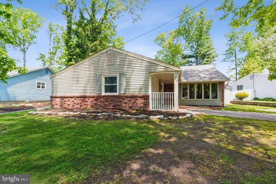 912 Plymouth Place - Photo 1