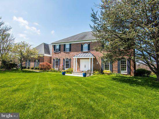 8 Hart Court - Photo 1