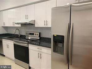 645 12TH Street - Photo 1