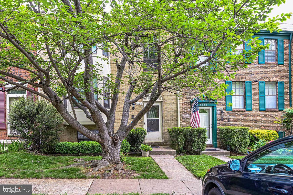 6068 Clerkenwell Court - Photo 1