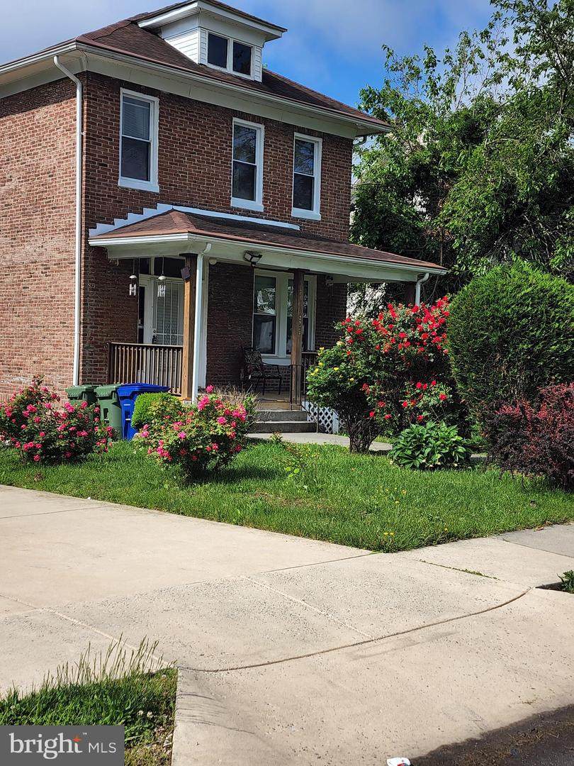 2923 Woodland Avenue - Photo 1