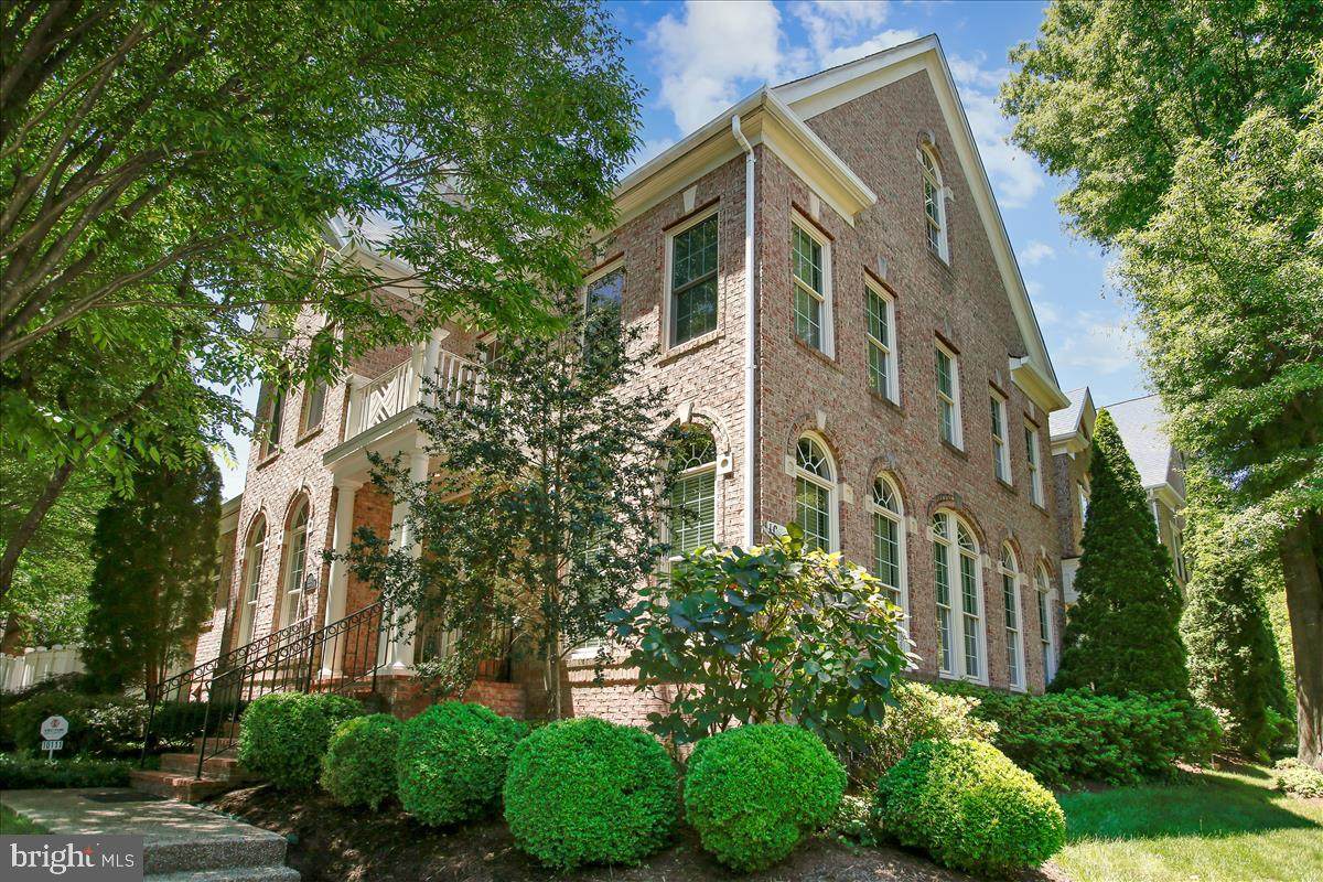 10111 Ballynahown Circle - Photo 1