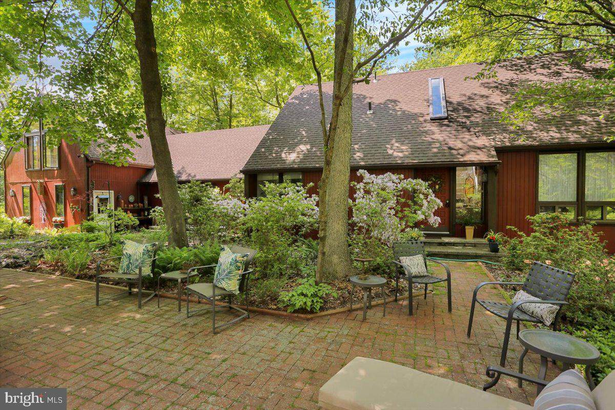 699 Imperial Drive - Photo 1