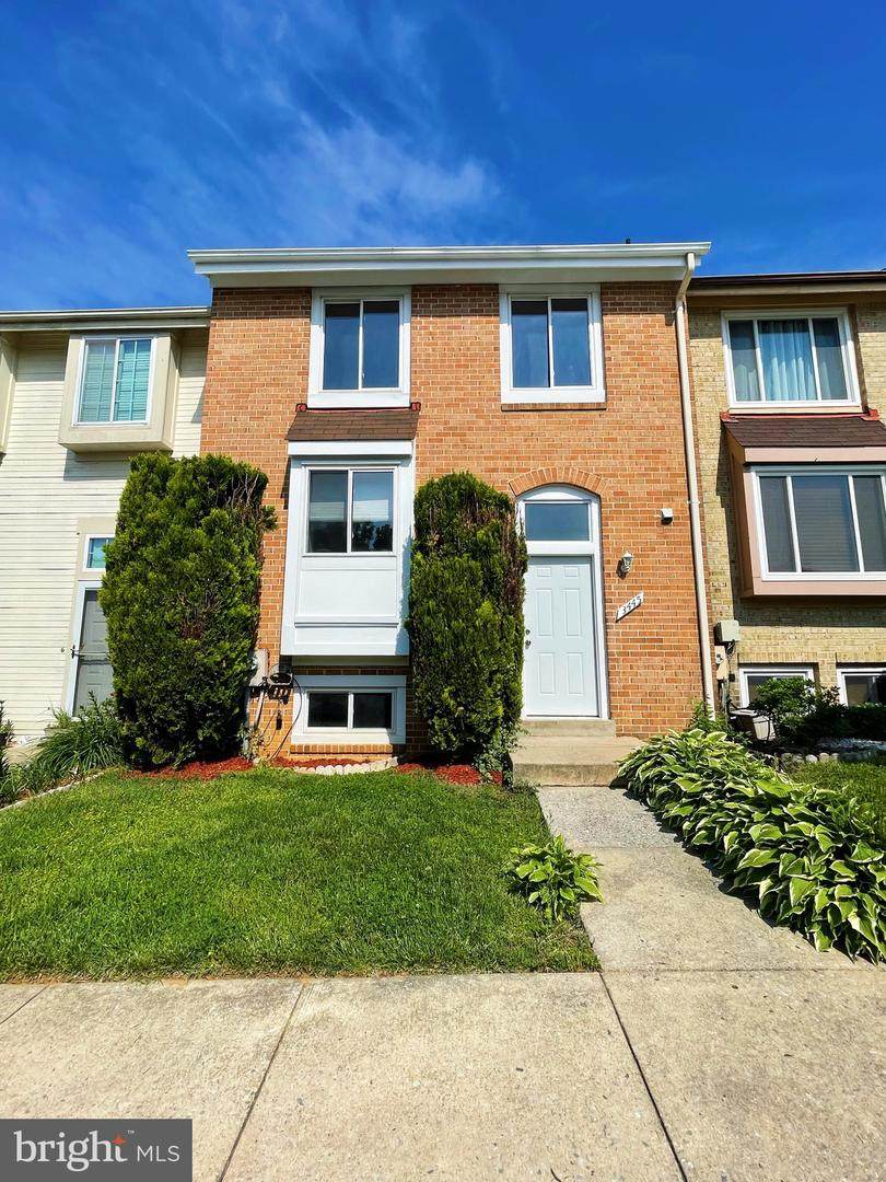 3445 Castle Way - Photo 1