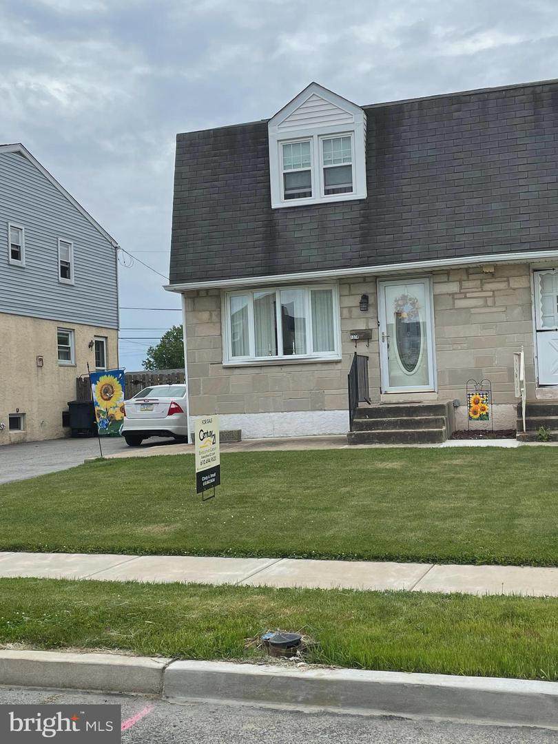 1374 Langley - Photo 1