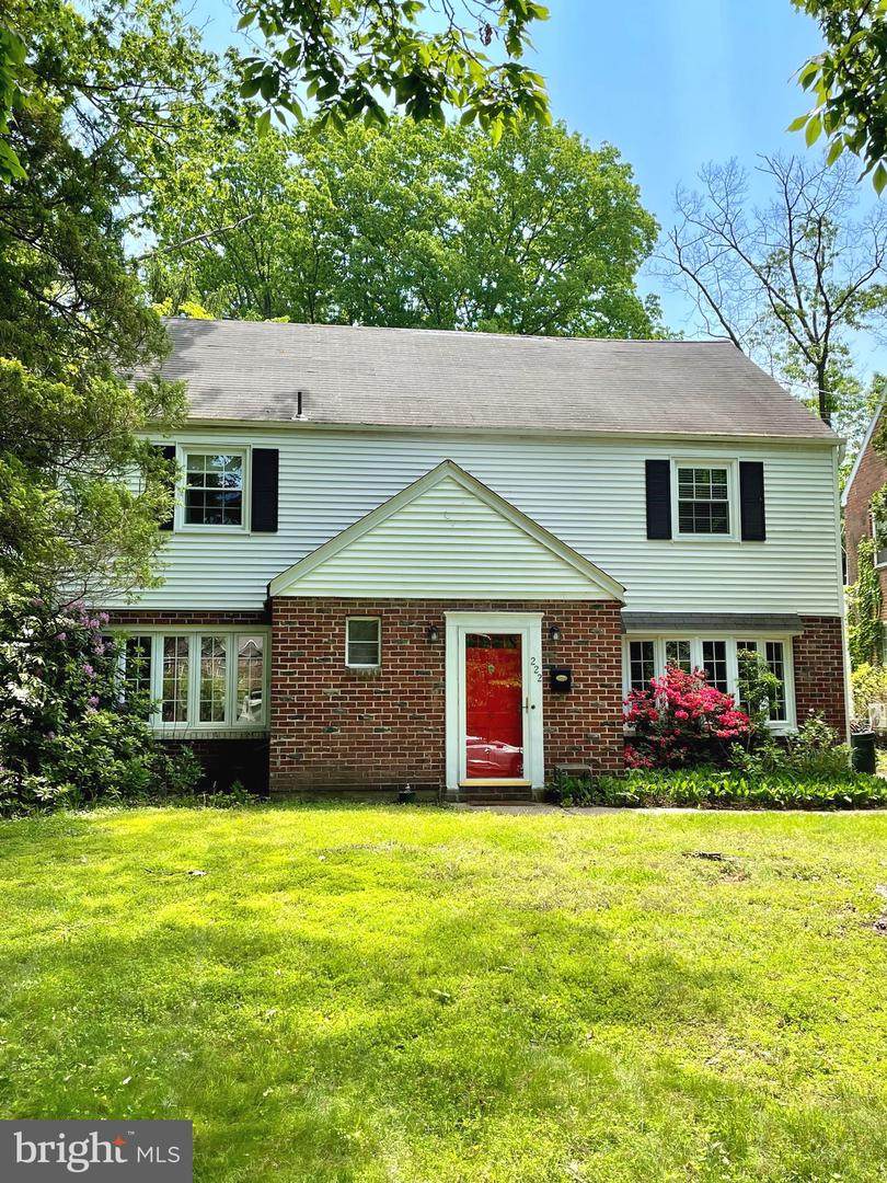 222 Renfrew Avenue - Photo 1