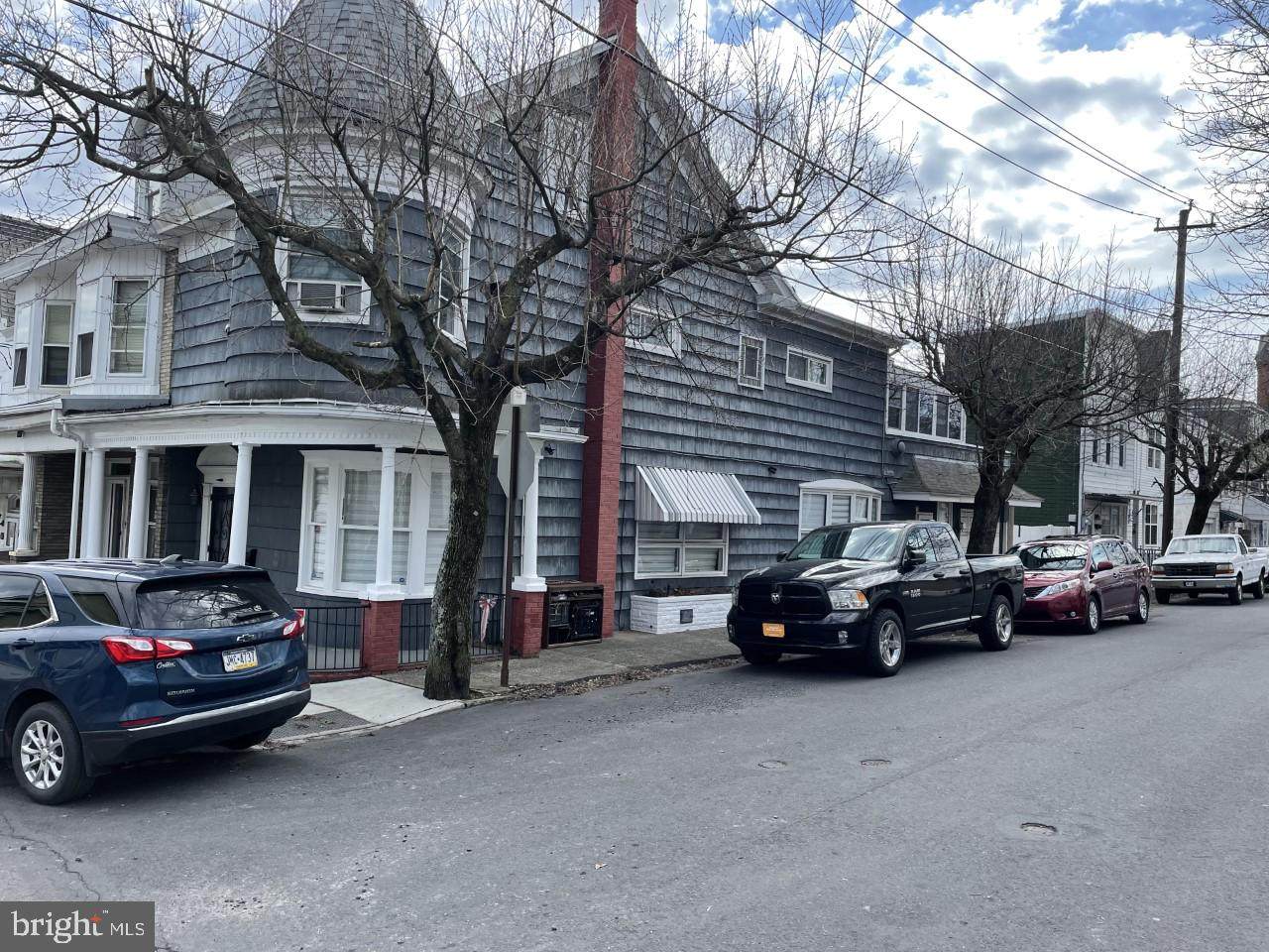 118 Oak Street - Photo 1