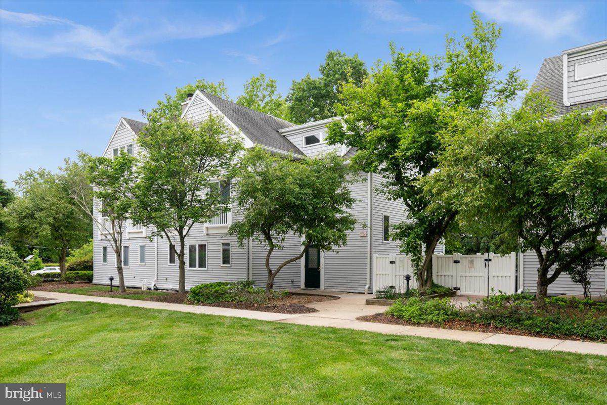 15 Academy Court - Photo 1
