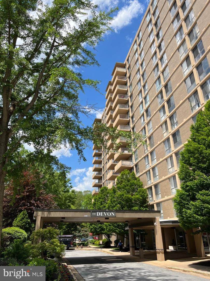 2401 Pennsylvania - Photo 1