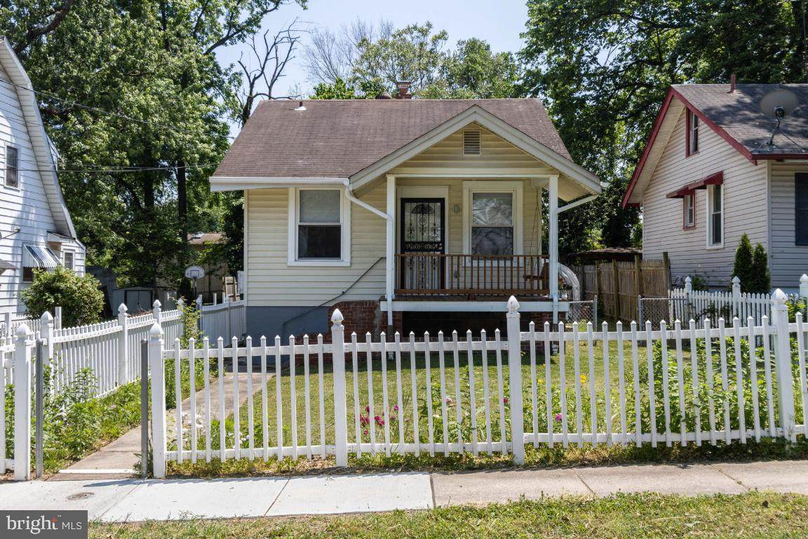 3805 Parkwood Street - Photo 1