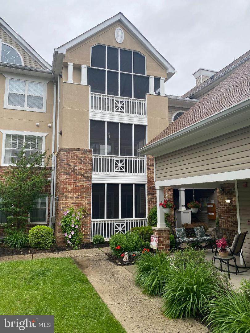 306-J Canterbury Road - Photo 1