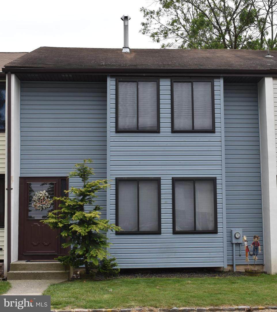 407 Bolton - Photo 1