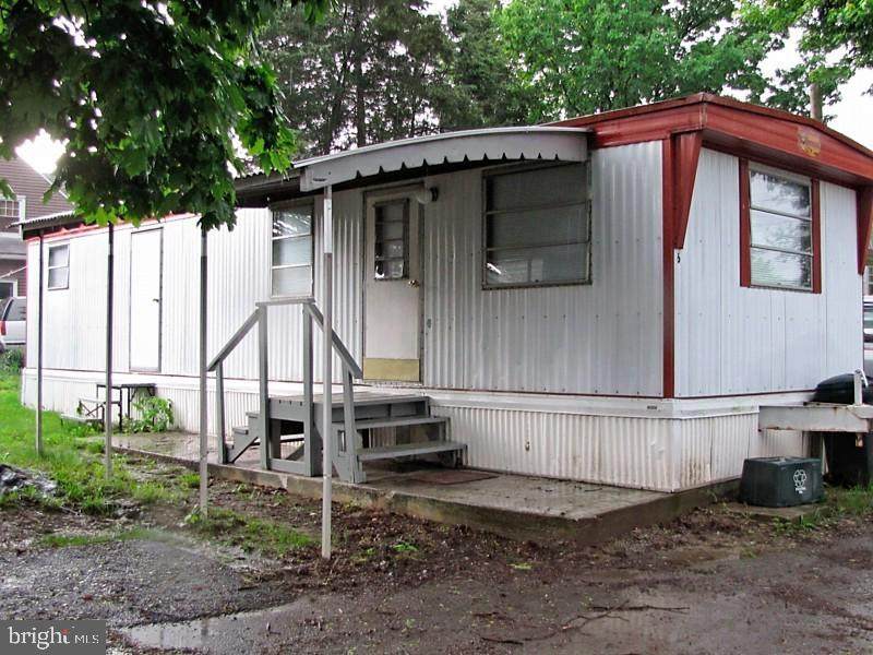3230 Oakland Road - Photo 1