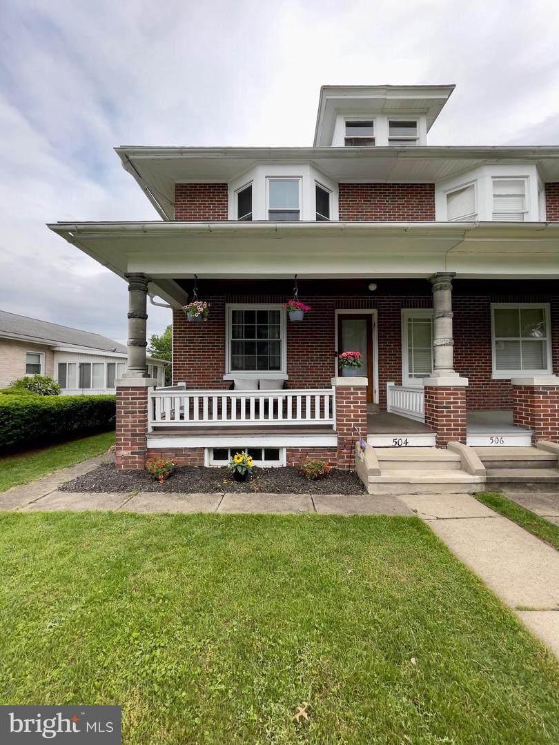 504 Elsie Street - Photo 1