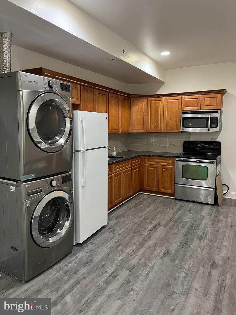 2331 Park Avenue - Photo 1