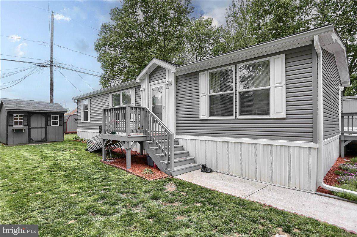 431 Hilton Head Avenue - Photo 1