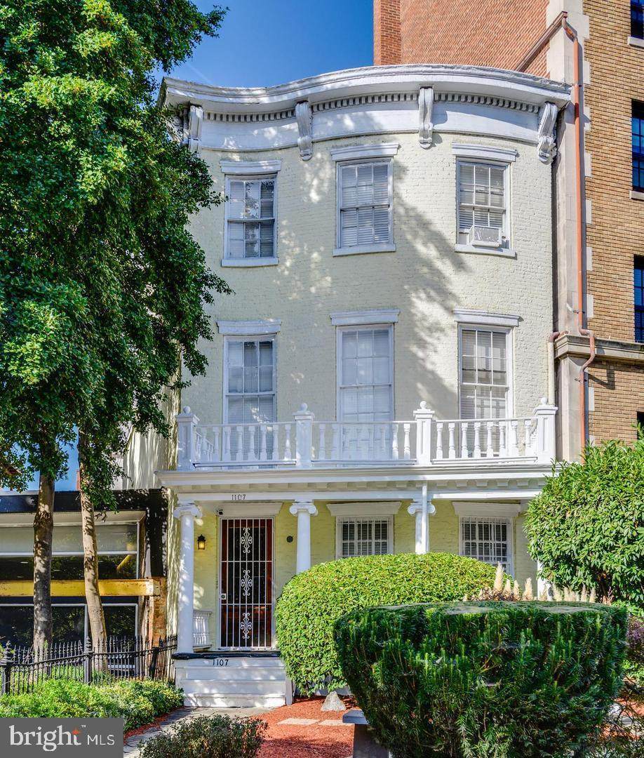 1107 Massachusetts Avenue - Photo 1