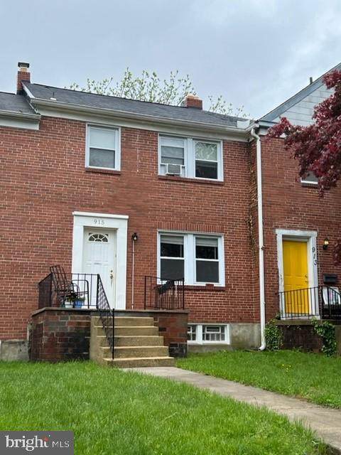 915 Lake Avenue - Photo 1
