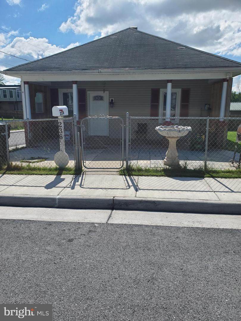 236 Pine Street - Photo 1
