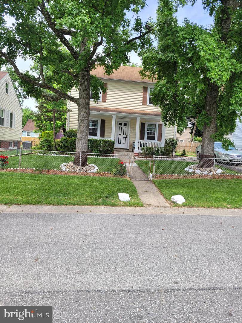 2010 Somerset Street - Photo 1