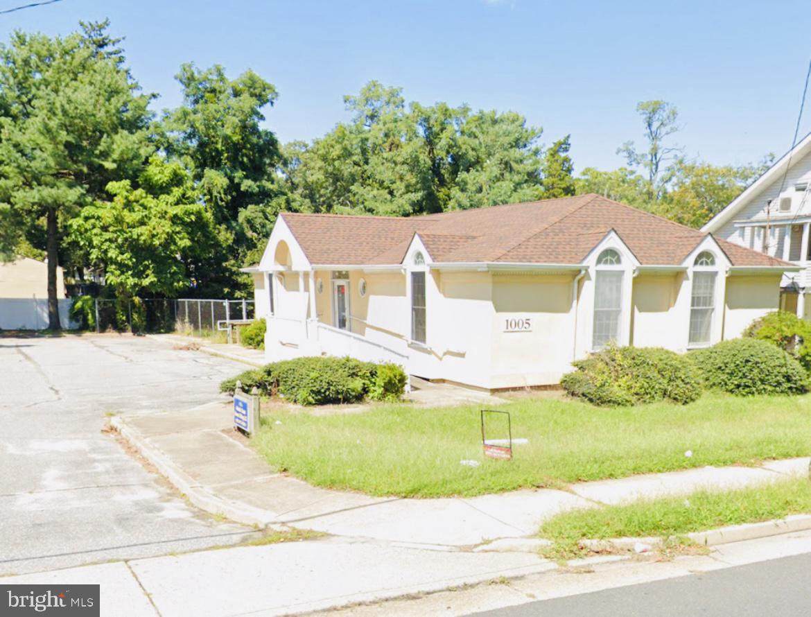 1005 Main Street - Photo 1