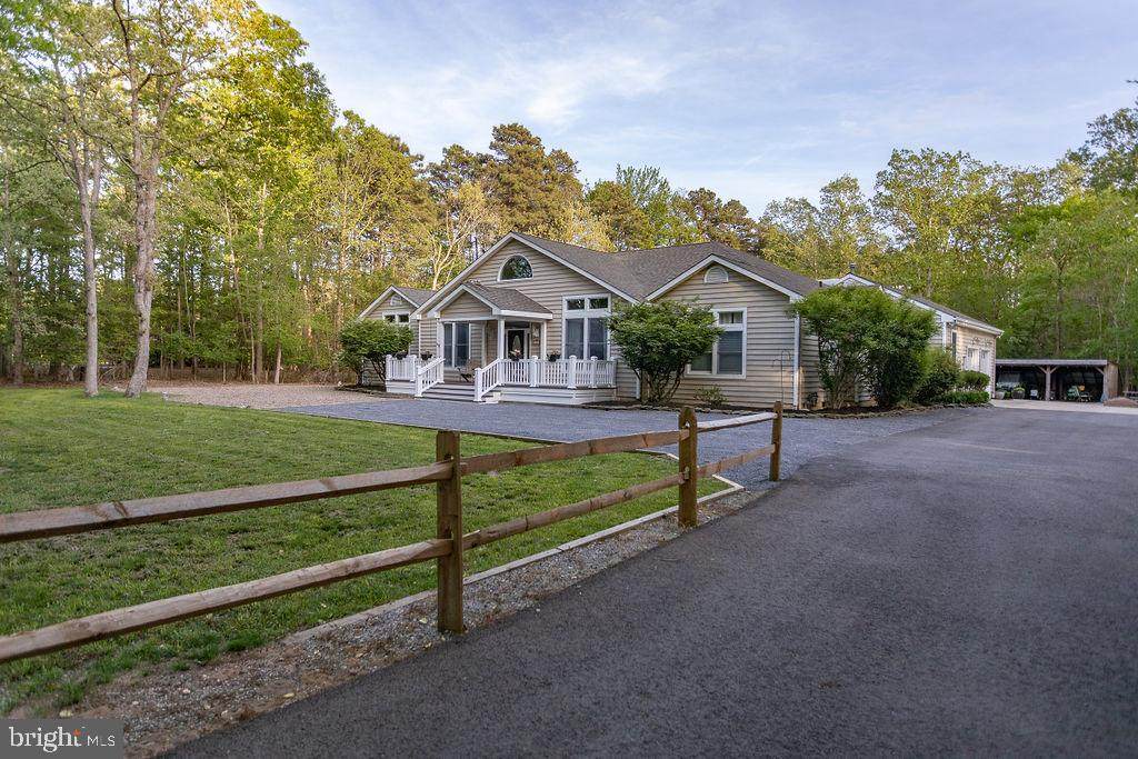 181 Oak Avenue - Photo 1