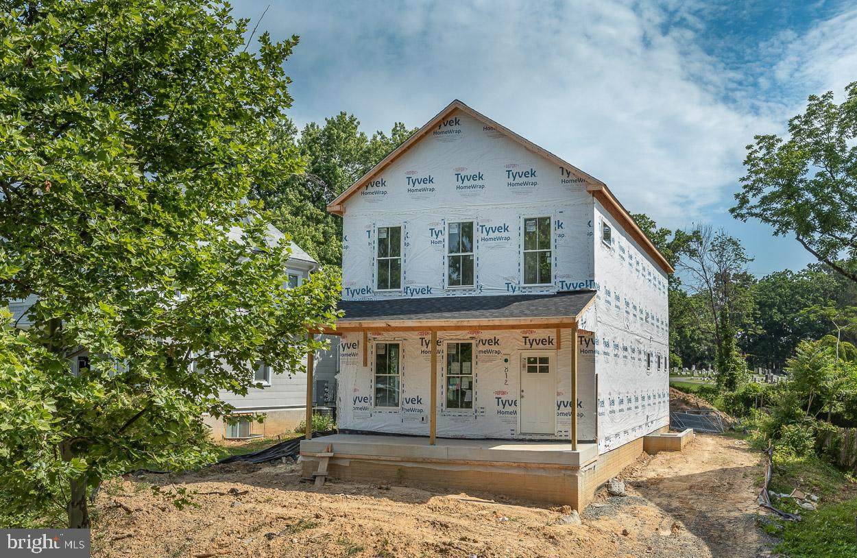 2812 Montebello Terrace - Photo 1