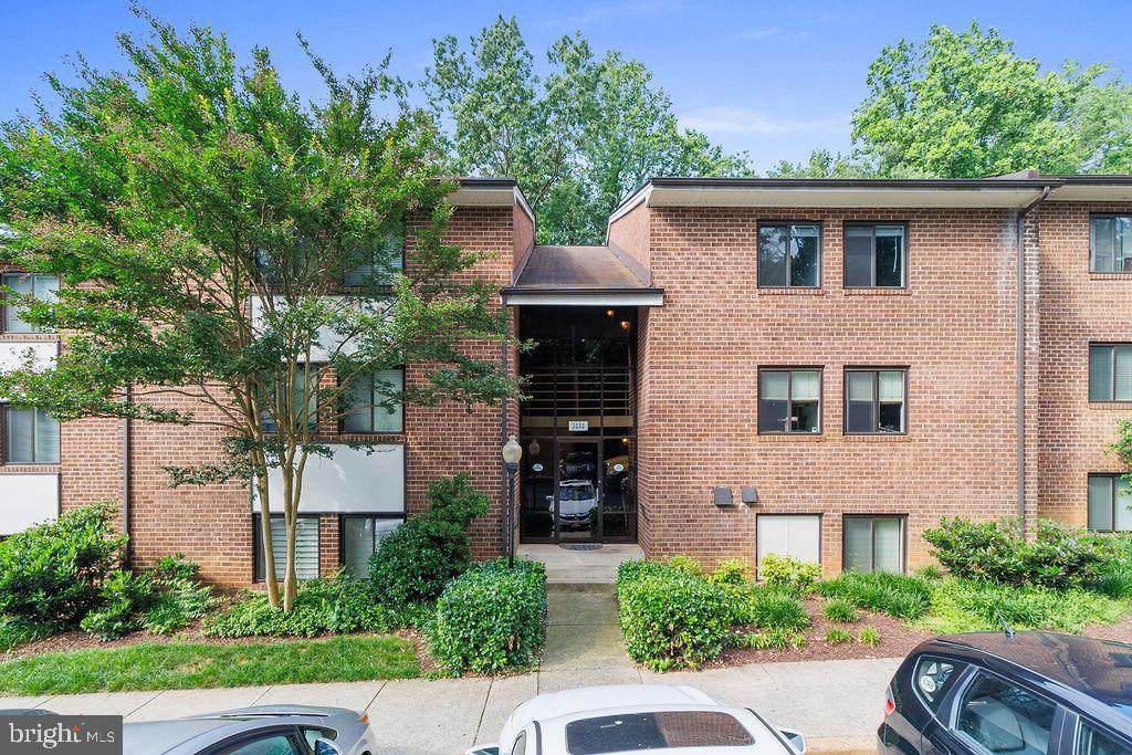 1414 Northgate Square - Photo 1