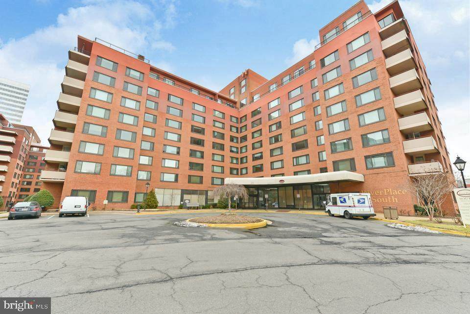 1011 Arlington Boulevard - Photo 1