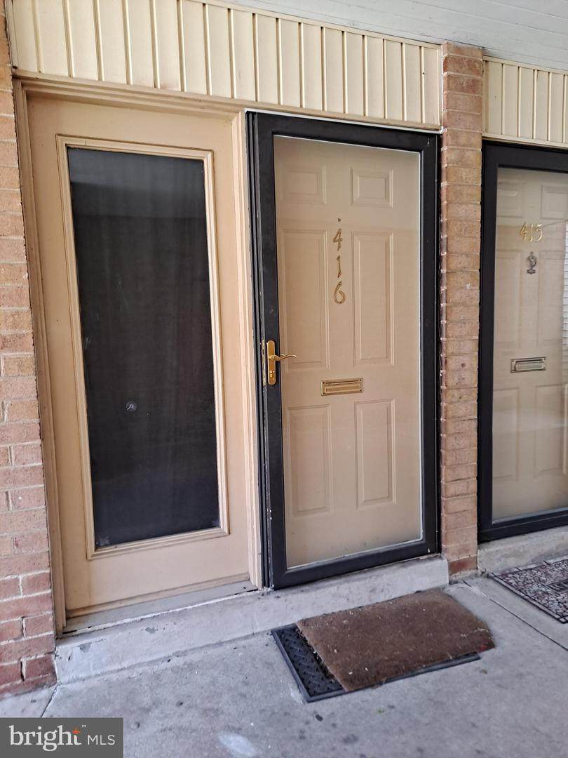 416 Centre Avenue - Photo 1