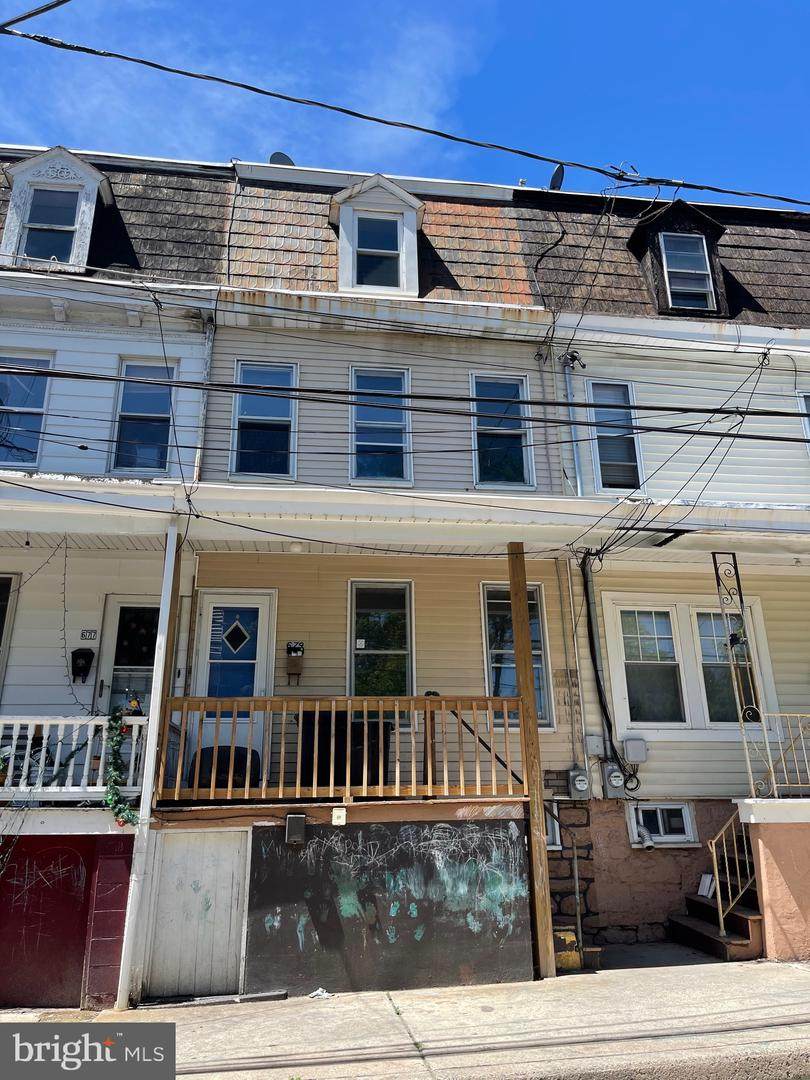 679 2ND Street - Photo 1