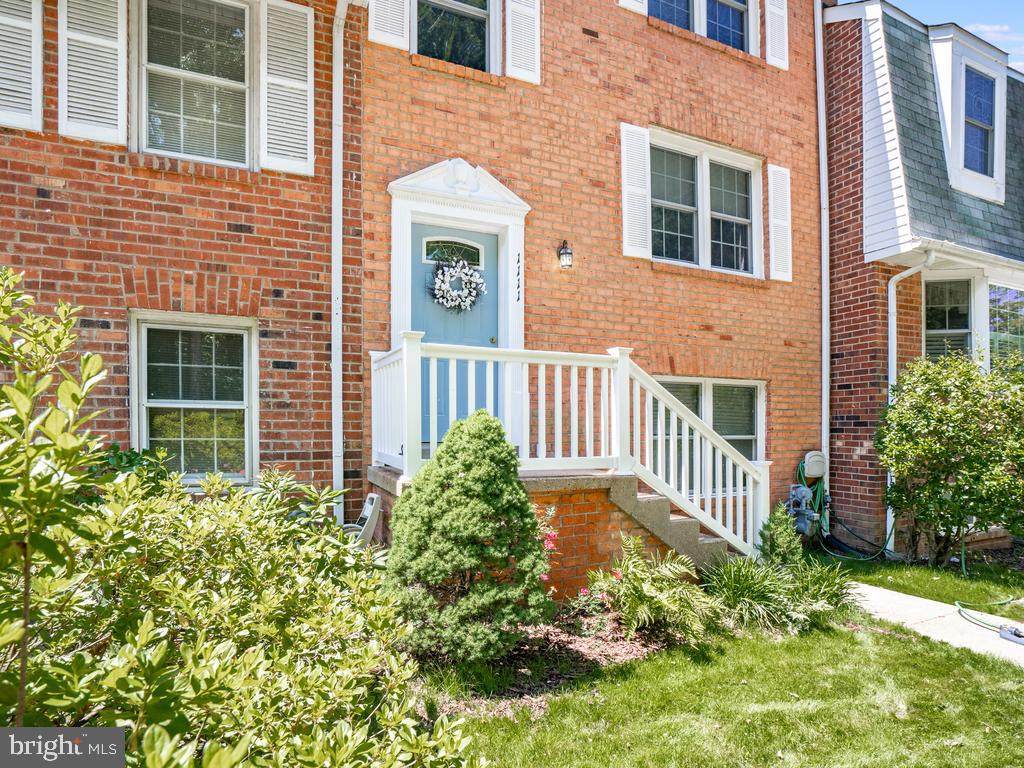 1111 Forbes Street - Photo 1