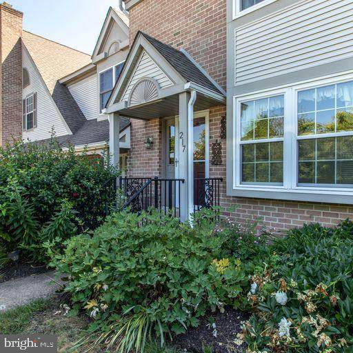 217 Cambridge Circle - Photo 1